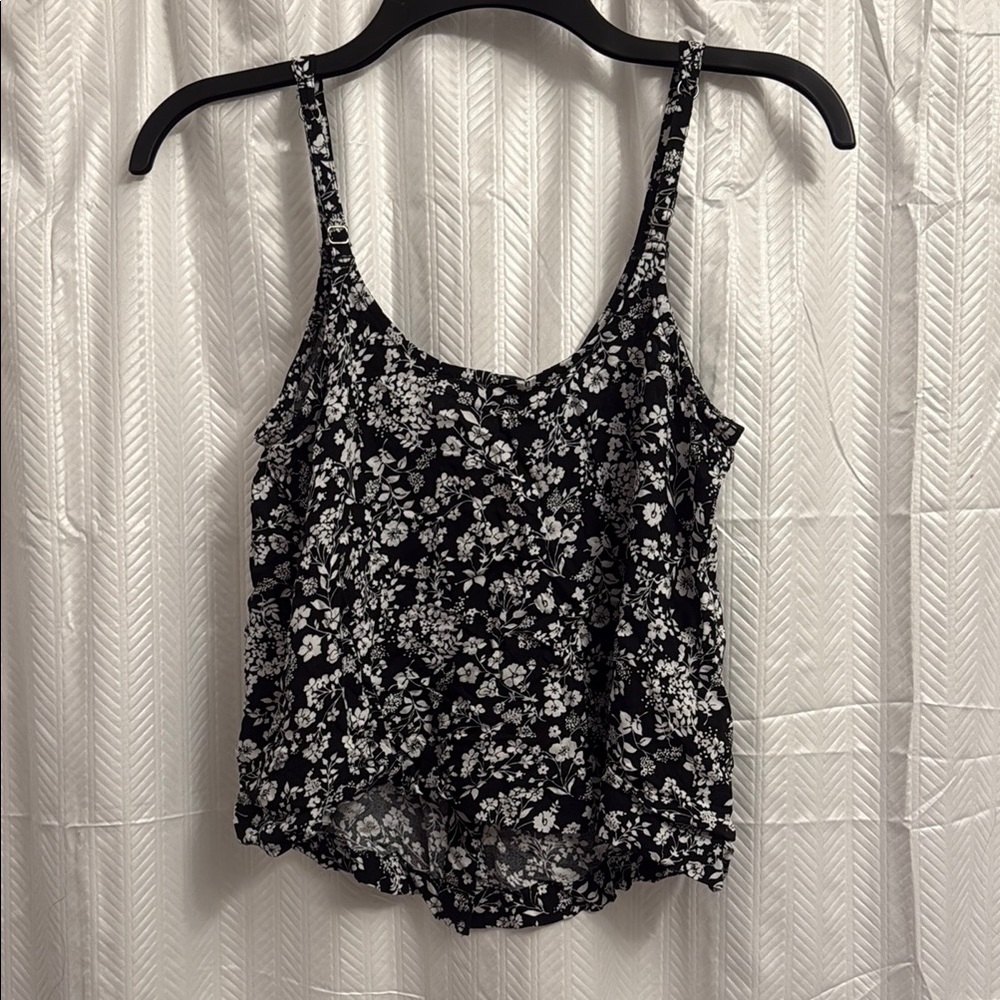 Hollister Black and White Floral Tank Top - Picture 3 of 4